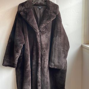 NWOT Ellos long faux fur beyond soft fully lined collared coat size 2X or 26/28